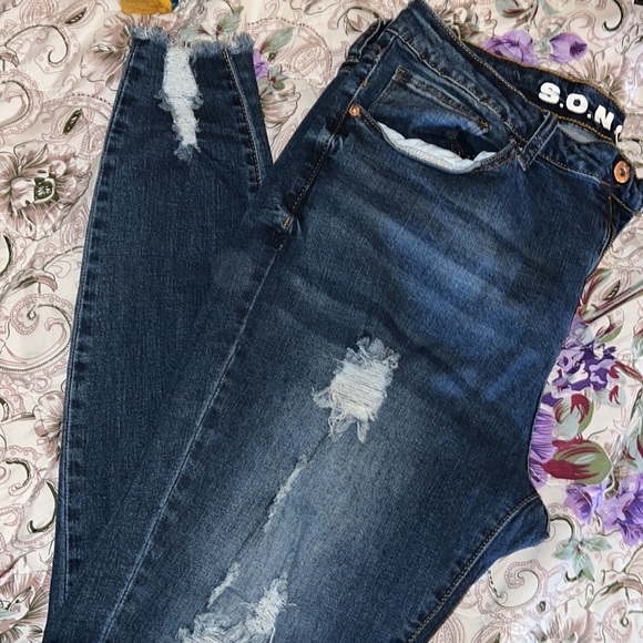 Ripped Jean‎ - Picture 4 of 4